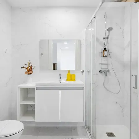 Blue Breeze Espinho | Pool View, Gym & Balcony * Эшпинью