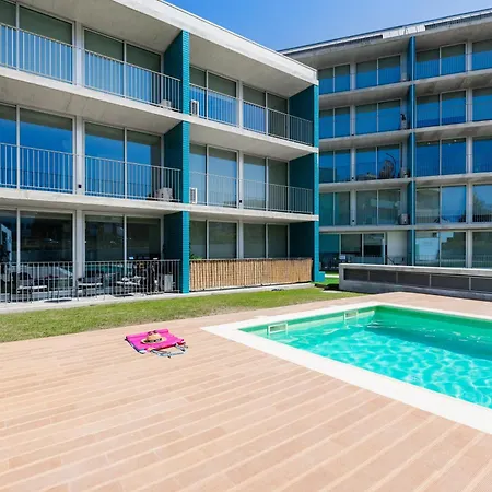 Апартаменты Blue Breeze Espinho | Pool View, Gym & Balcony *