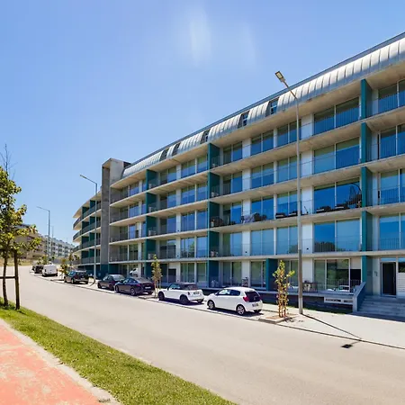 Апартаменты Blue Breeze Espinho | Pool View, Gym & Balcony