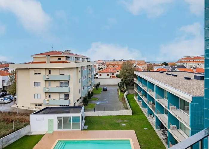 Appartement Blue Breeze | Pool View, Gym & Balcony *