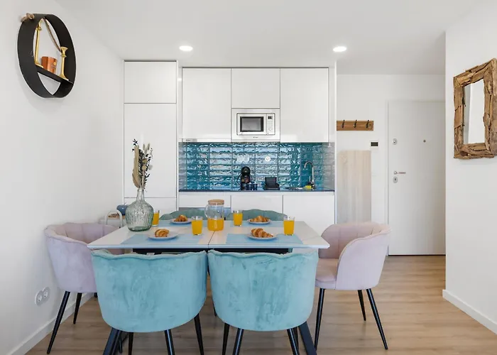 Blue Breeze | Pool View, Gym & Balcony Espinho (Aveiro)