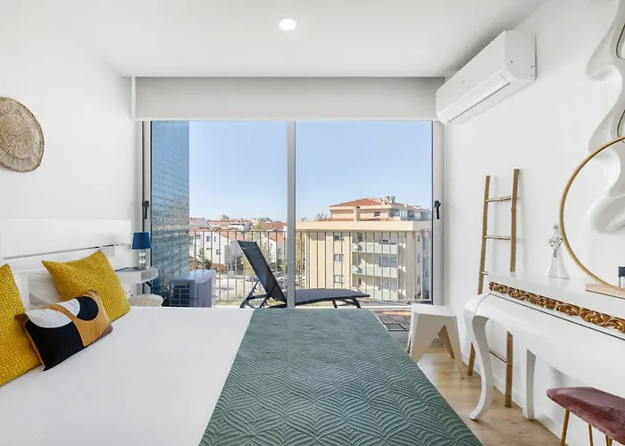 Blue Breeze | Pool View, Gym & Balcony Appartement *