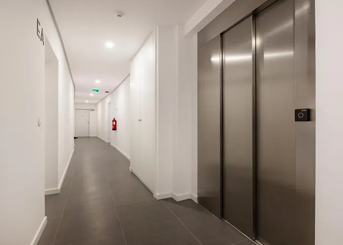 Blue Breeze | Pool View, Gym & Balcony Appartement