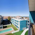 Blue Breeze | Pool View, Gym & Balcony * Espinho