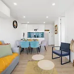Apartman Blue Breeze | Pool View, Gym & Balcony *