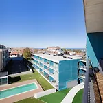 Apartman Blue Breeze | Pool View, Gym & Balcony *