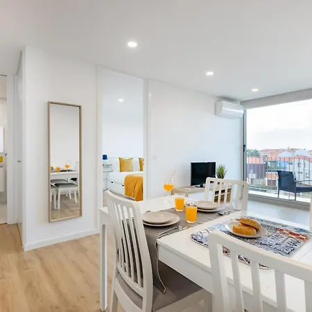 Apartment 1br Espinho Sunny Vibes With Pool
