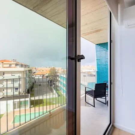Apartment 1br Espinho Sunny Vibes With Pool