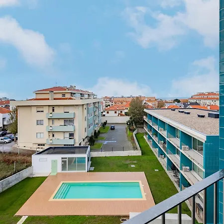 Daire Blue Breeze Espinho | Pool View, Gym & Balcony *