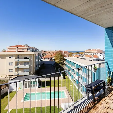Blue Breeze | Pool View, Gym & Balcony *