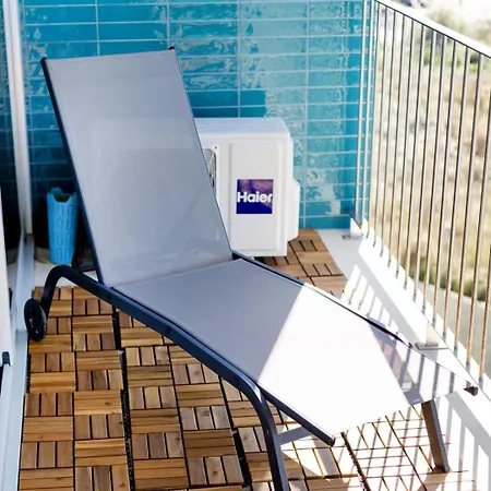 アパート Blue Breeze | Pool View, Gym & Balcony *