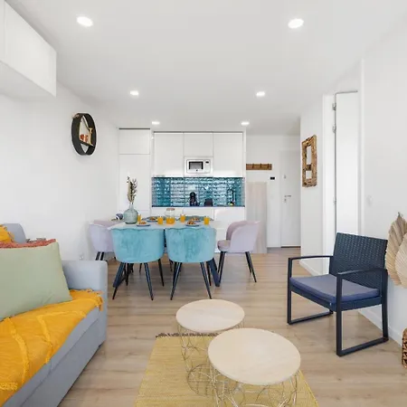 Blue Breeze | Pool View, Gym & Balcony * Espinho (Aveiro)