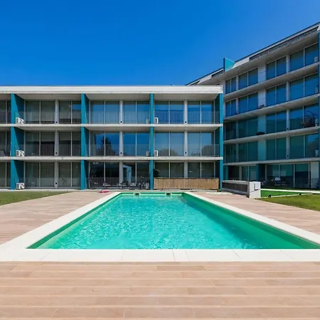 Appartement Blue Breeze | Pool View, Gym & Balcony