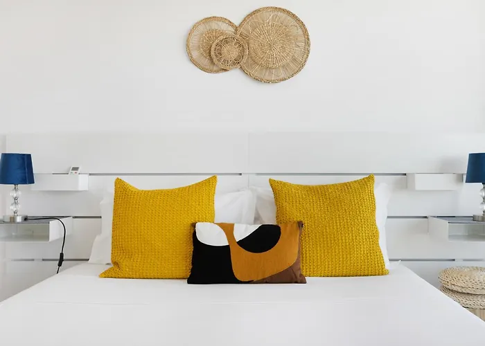 Blue Breeze | Pool View, Gym & Balcony Apartmán