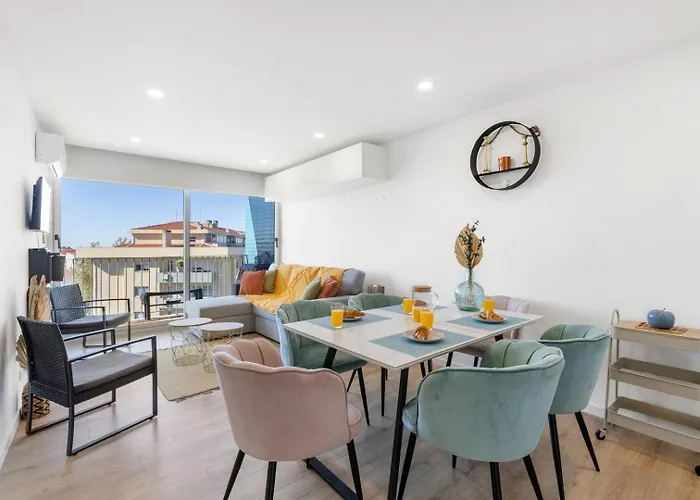 Blue Breeze | Pool View, Gym & Balcony Apartmán